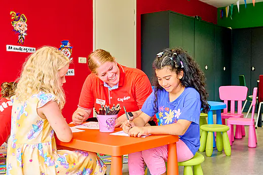 Kinderanimatie met kleuren en animator op camping CAPFUN Wieskamp in Winterswijk Henxel. Kinderanimatie met kleuren en animator op camping CAPFUN Wieskamp in Winterswijk Henxel.